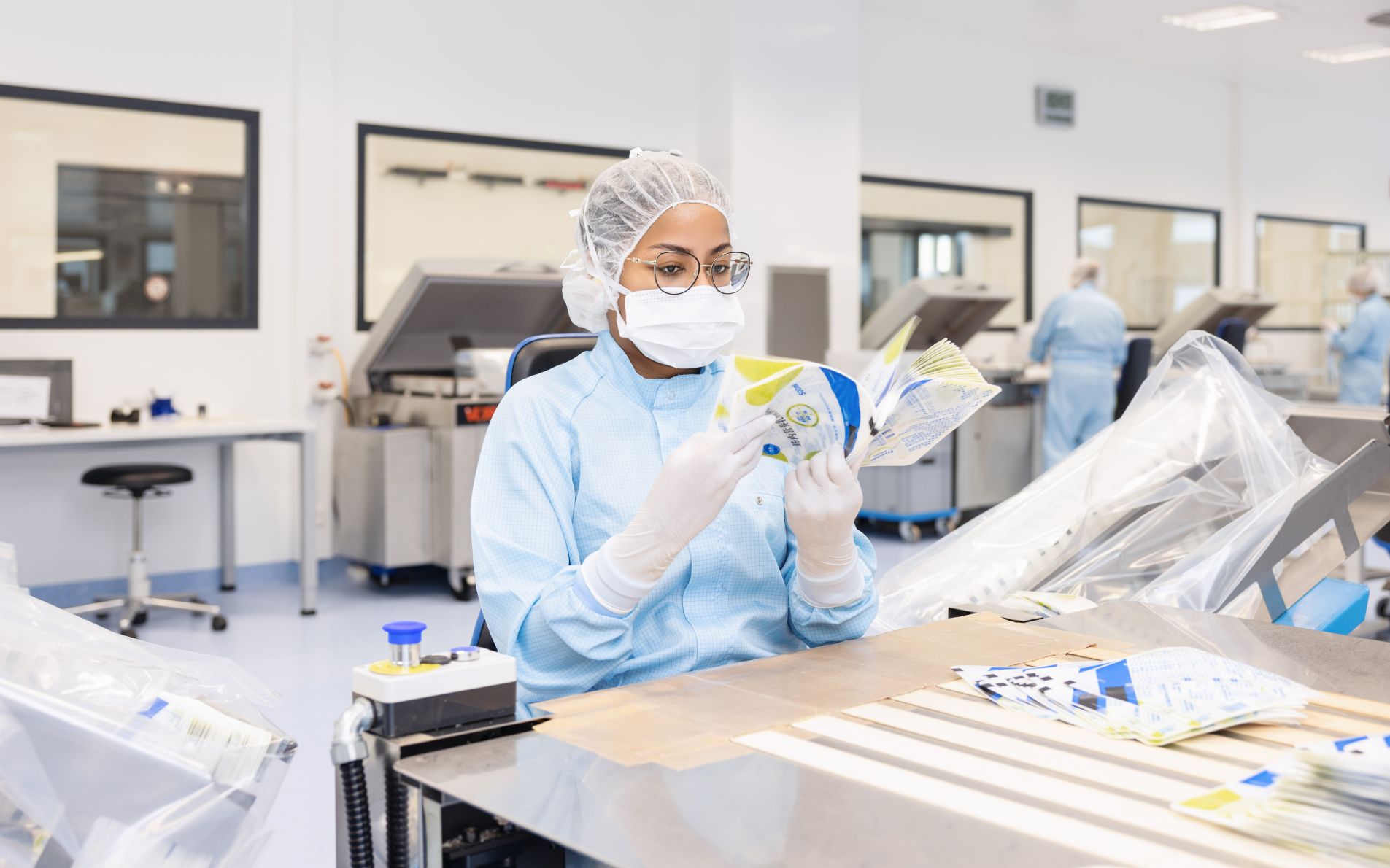 woman controlling a pouches